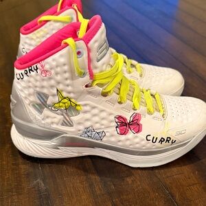Under Armour Curry Girls Size 4 High-Top Basketball Shoes